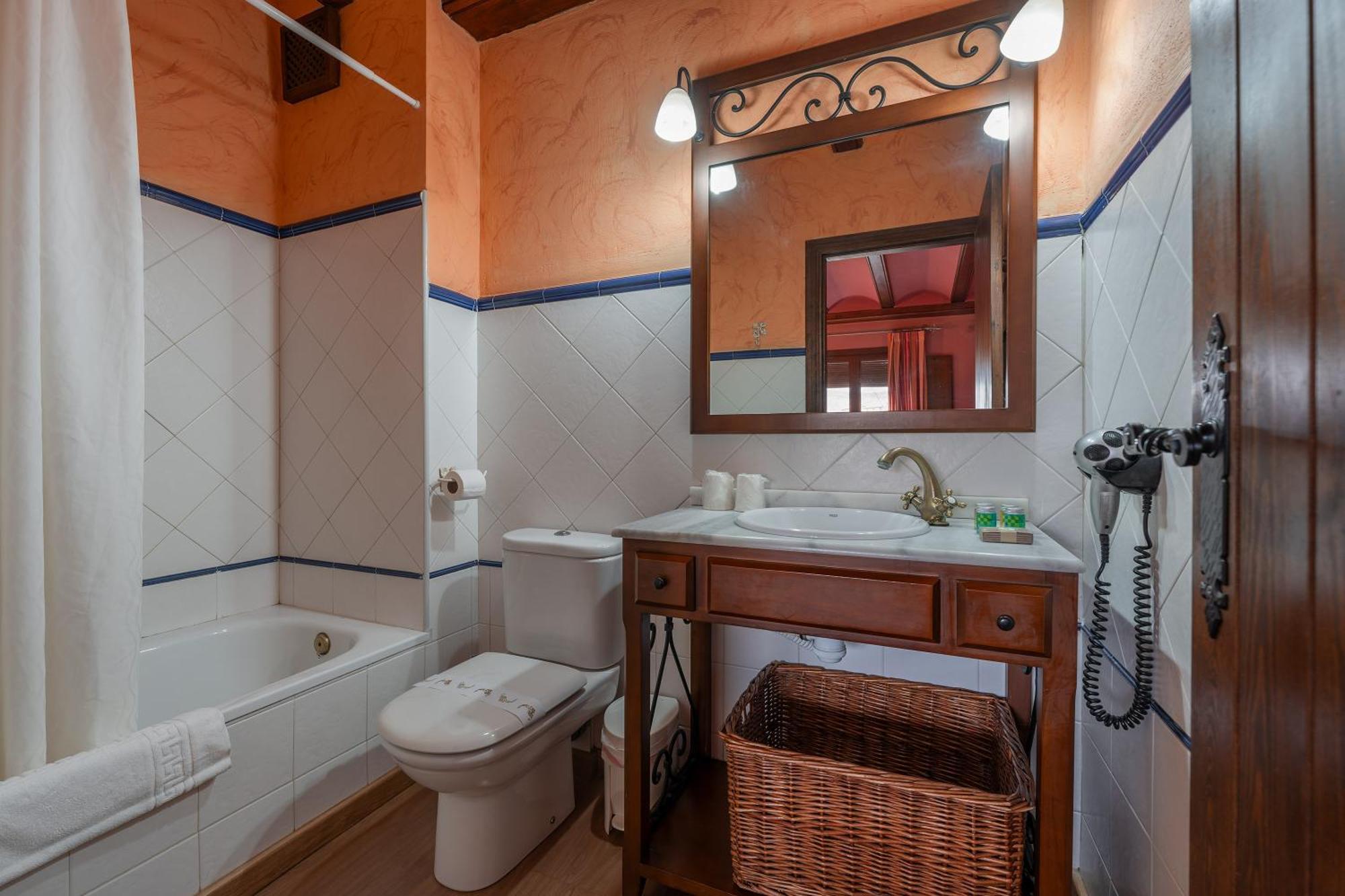 Hotel - Restaurante Prado Del Navazo الباراثين المظهر الخارجي الصورة